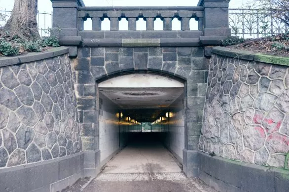 Walking tunnel