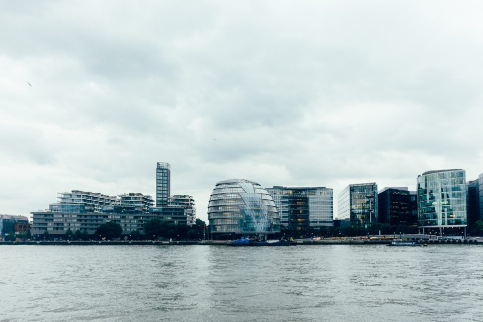 London city hall with Thames river