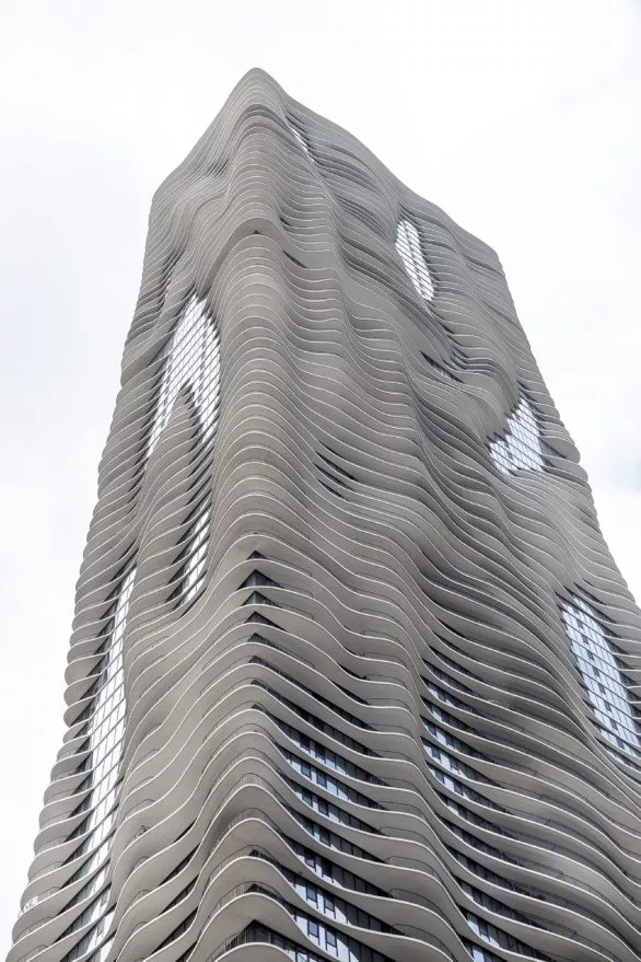 Chicago Aqua tower
