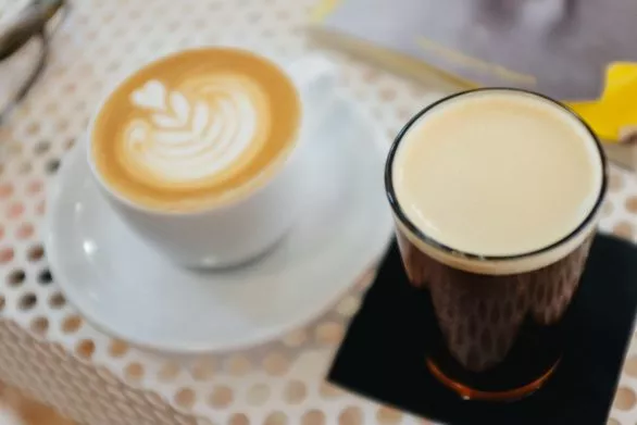 Nitro cold brew coffee and cafe latte