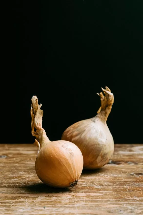 Garlic bulbs on table