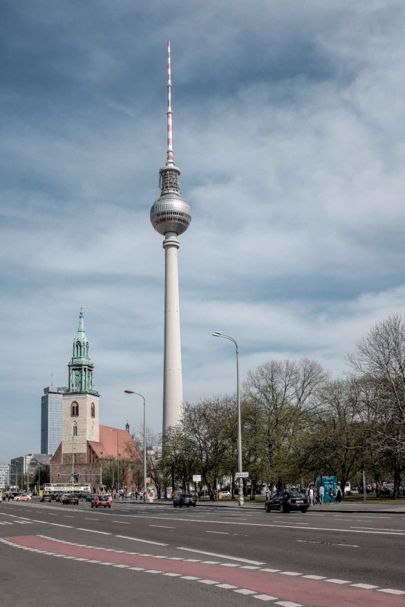 Berliner Fernsehturm and St. Marienkirche