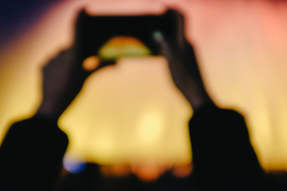 Night photo on the phone, blurred