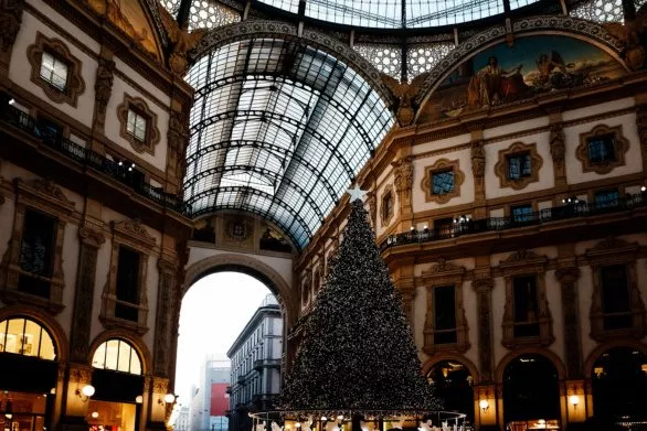 Christmas tree in Galleria Vittorio Emanuele II