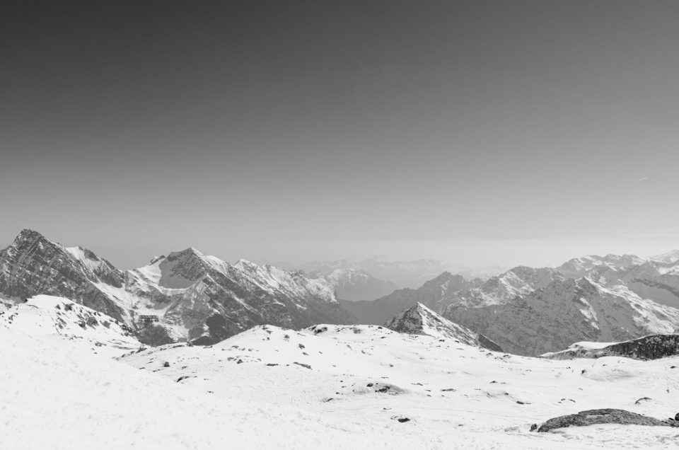 Black and white image of the Alps in Italy