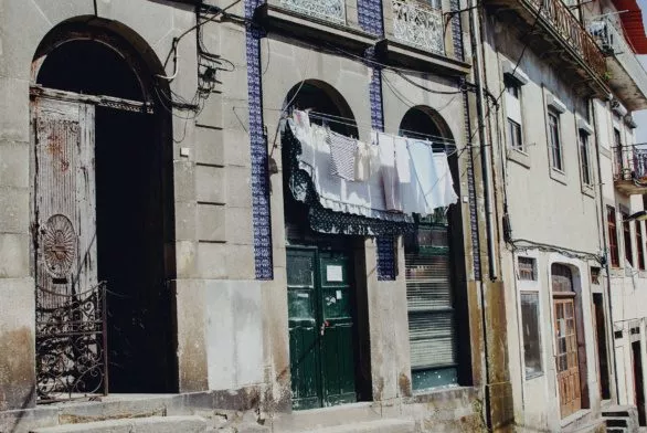 Drying laundry in the streets of porto