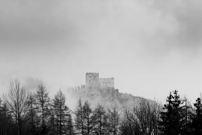 Burg Laudegg in Ladis, Austria